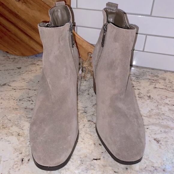 NWT $129 BLONDO Samara Waterproof Suede Boot Bootie Womens 9 No Box - Picture 3 of 12